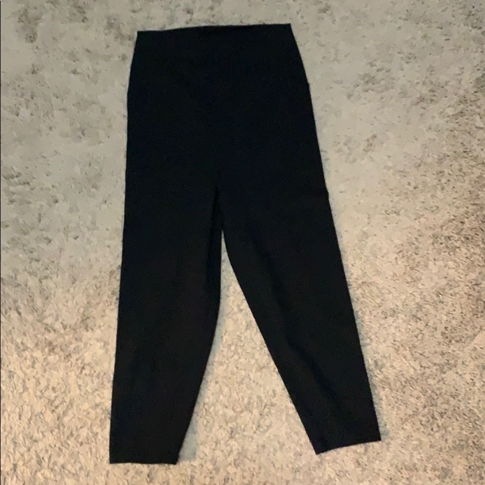 Nordstrom black crop workout/lounge leggings.